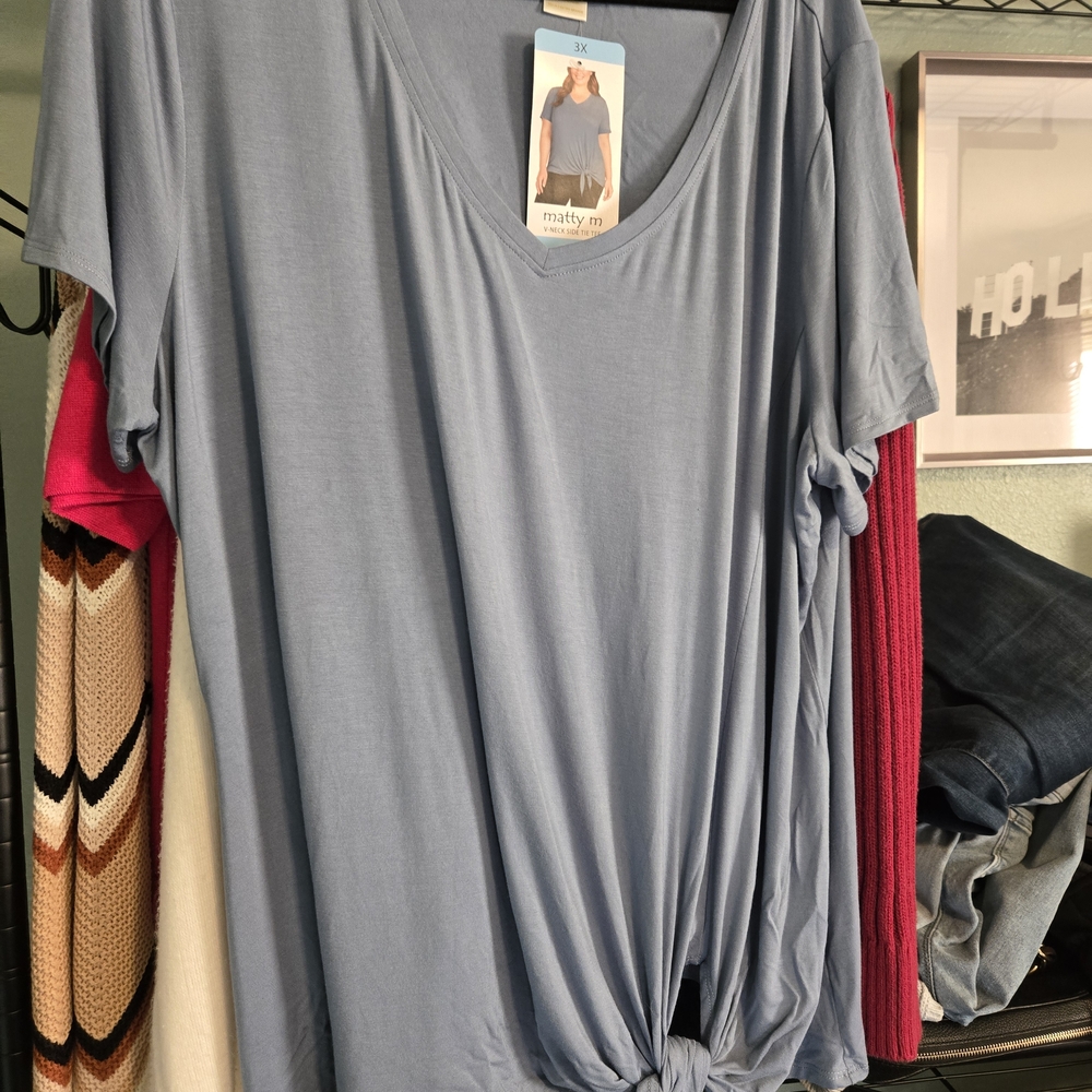 5 Items. Women's 3XL - Picture 3 of 10
